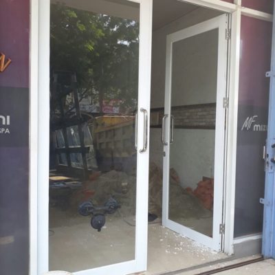 Pintu Kaca